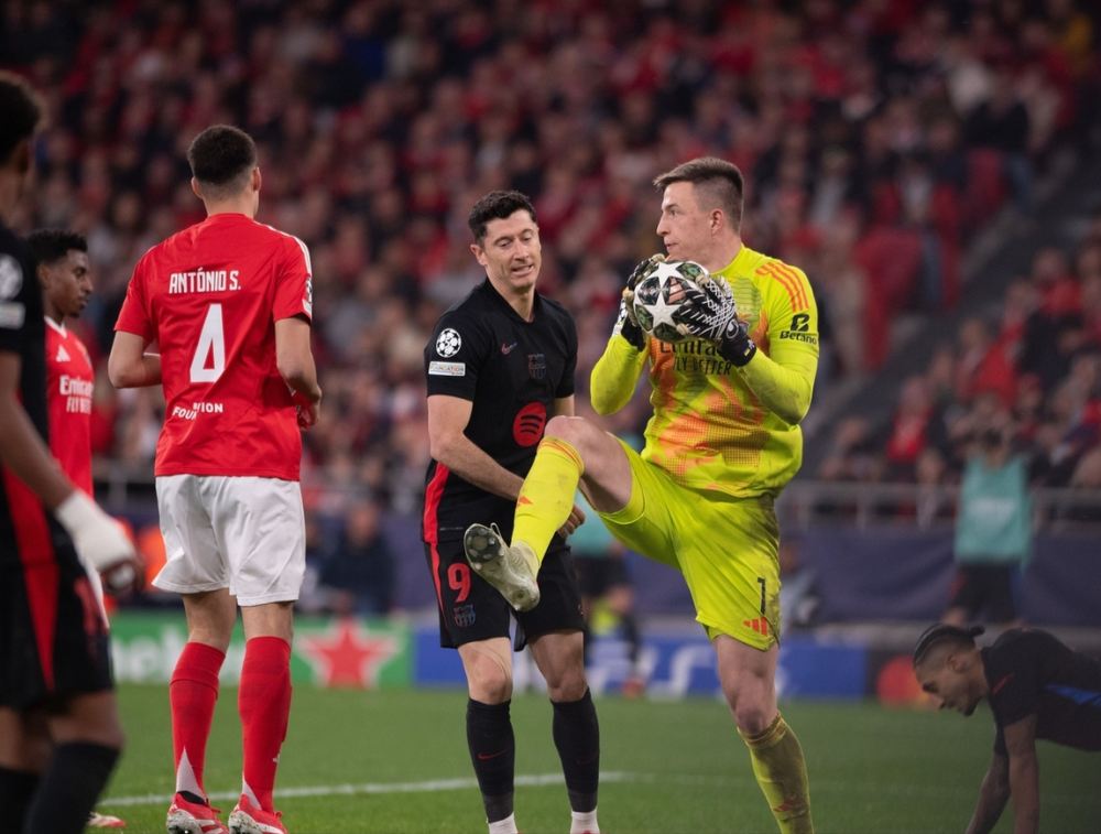 爱游戏ayx在线登录 -拜仁慕尼黑发布备战花絮,窗口期队长鼓劲,国王杯任务艰巨,身体对抗强度拉满的简单介绍